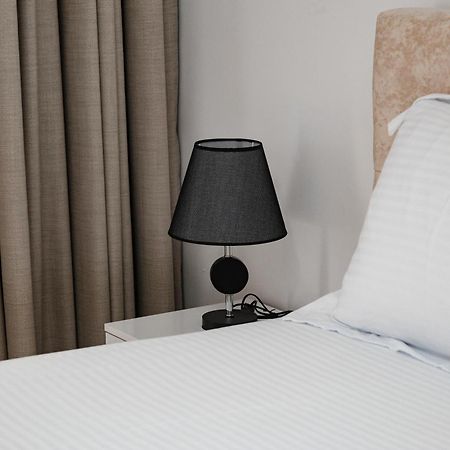 Riviera Hotel-City Center Vlore Ngoại thất bức ảnh