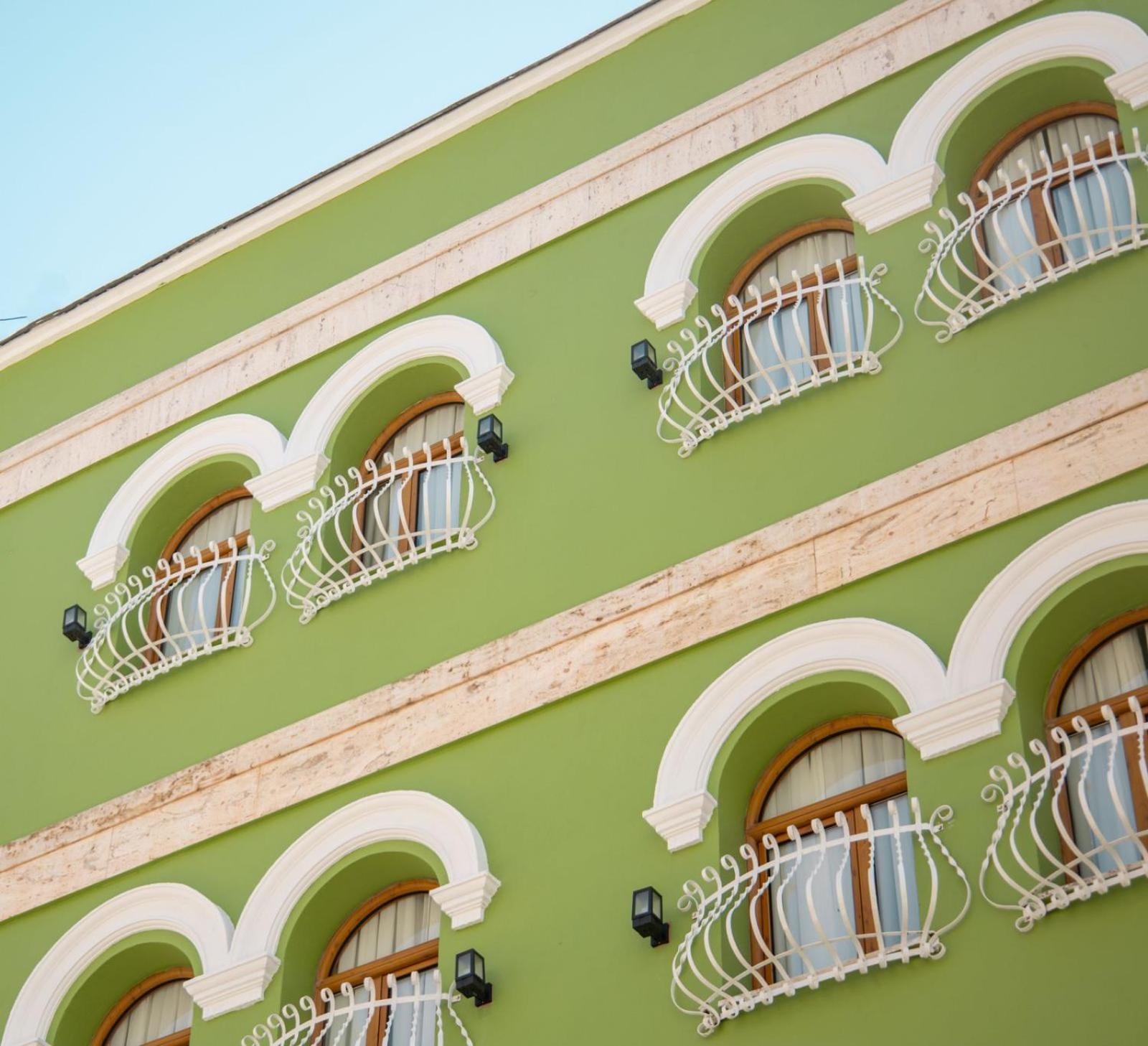 Riviera Hotel-City Center Vlore Ngoại thất bức ảnh