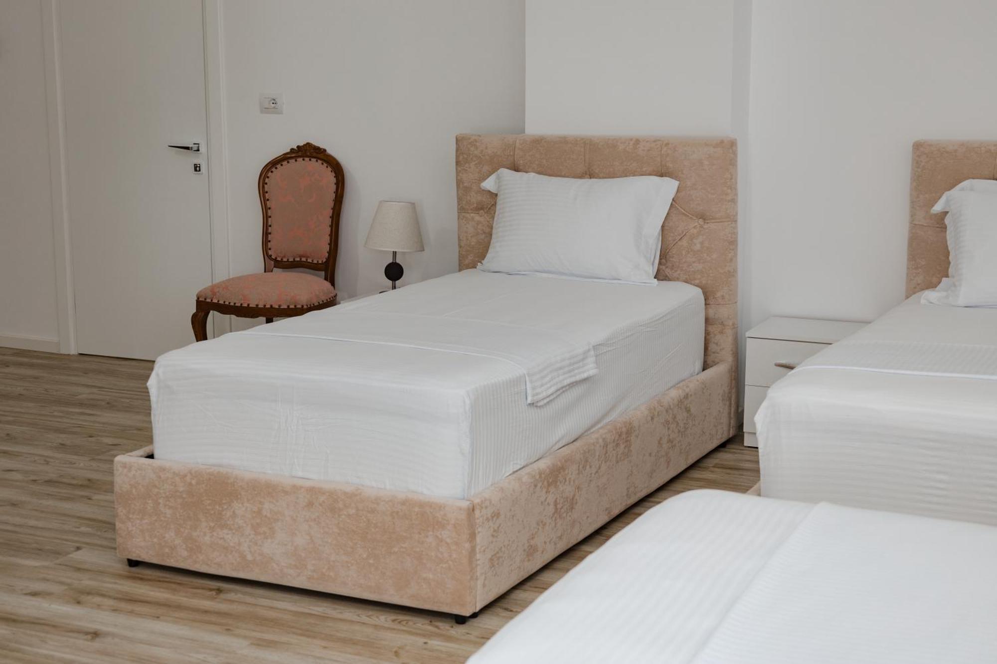 Riviera Hotel-City Center Vlore Ngoại thất bức ảnh