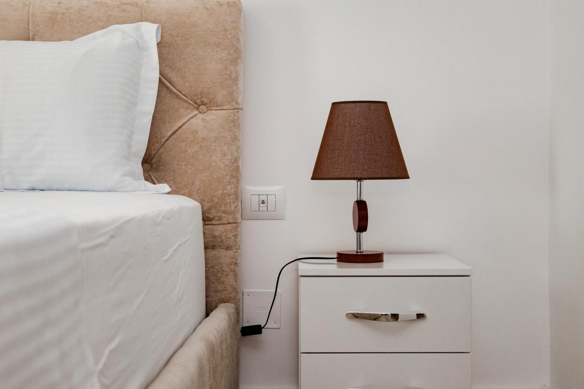 Riviera Hotel-City Center Vlore Ngoại thất bức ảnh