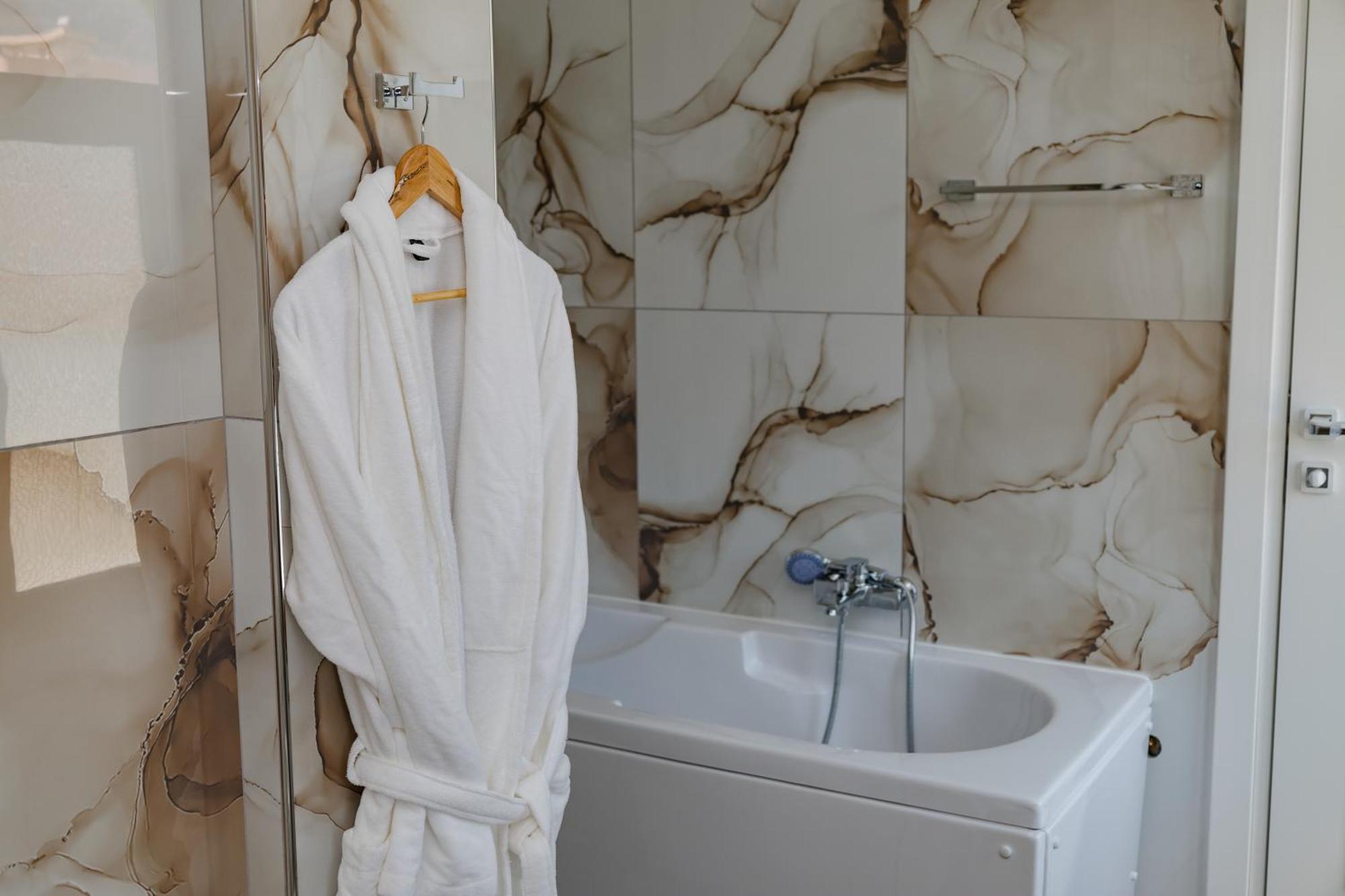 Riviera Hotel-City Center Vlore Ngoại thất bức ảnh