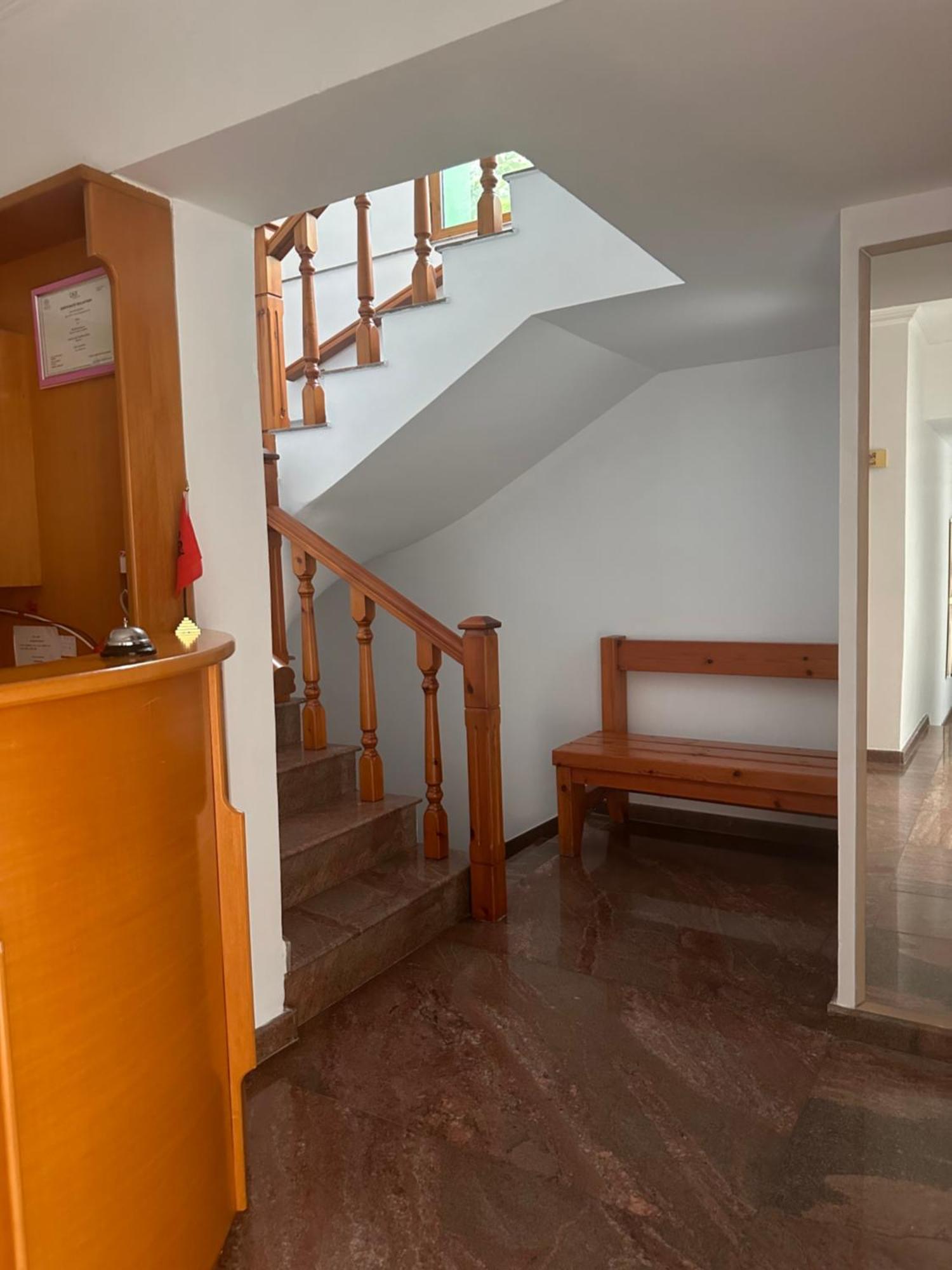 Riviera Hotel-City Center Vlore Ngoại thất bức ảnh