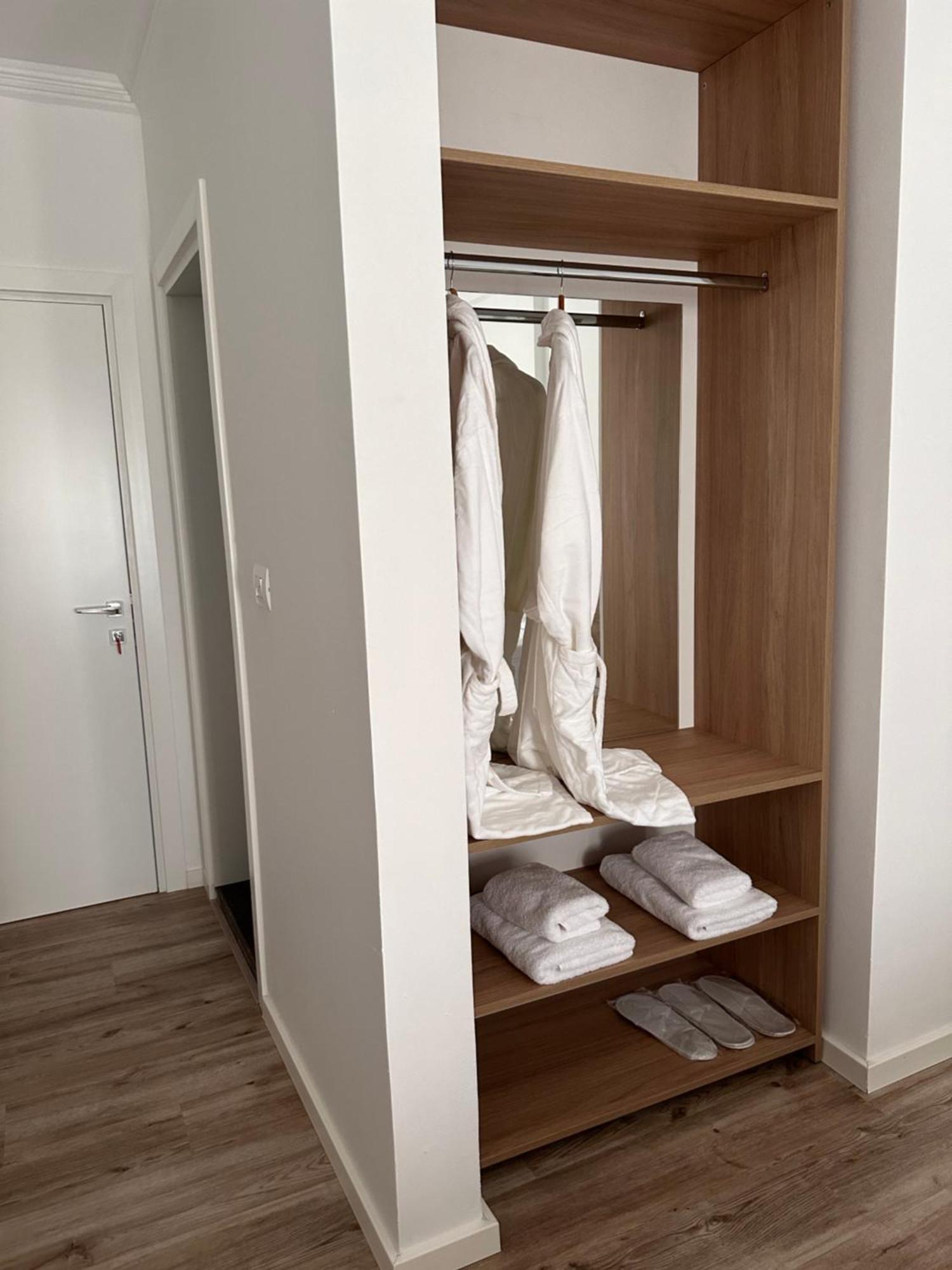 Riviera Hotel-City Center Vlore Ngoại thất bức ảnh